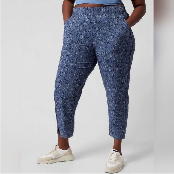Athleta Women's Brooklyn Ankle Pant in Captivate Chrome Blue Printed Size 18 - Picture 1 of 14